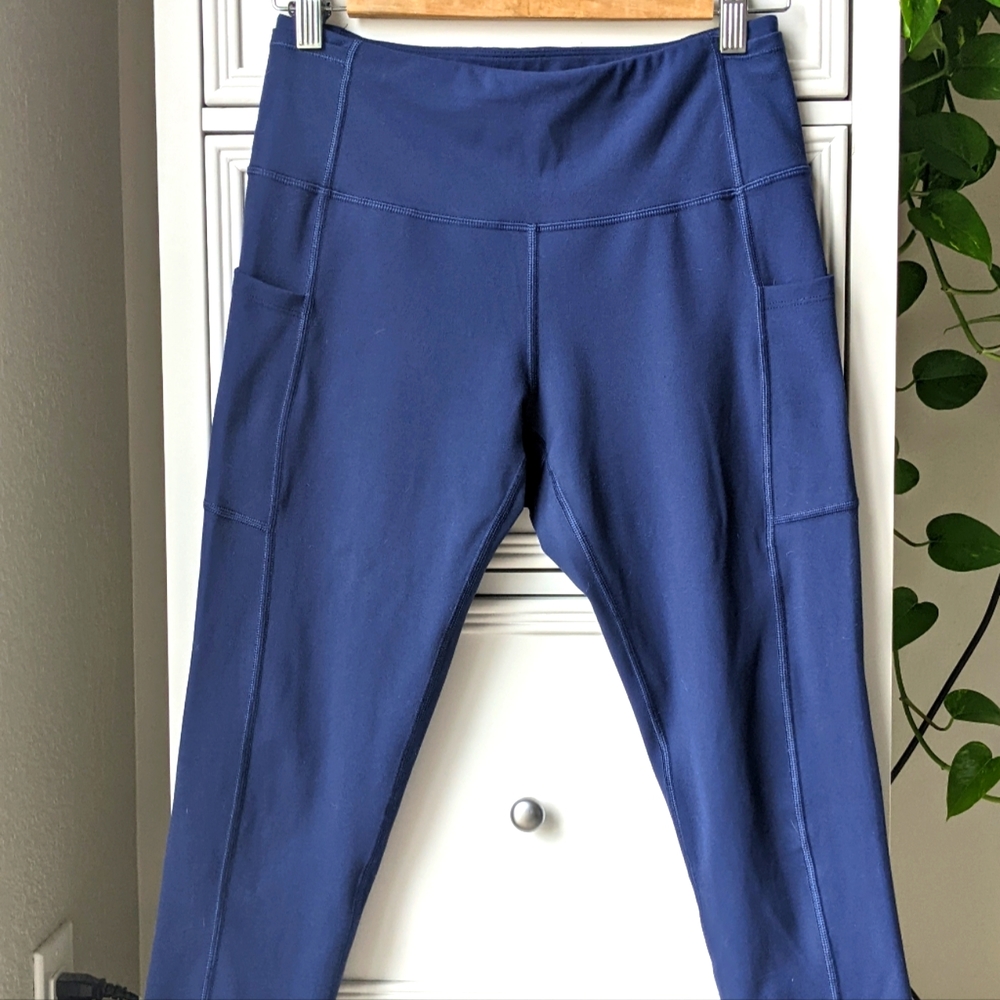 Cropped Amazon leggings